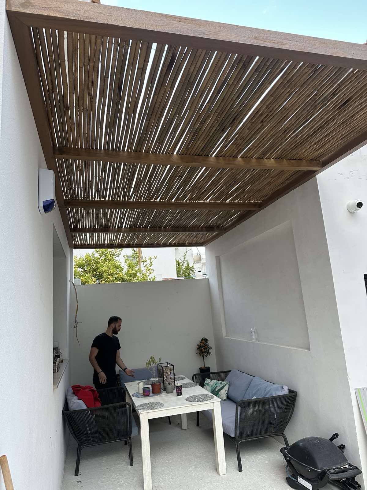 Ρουστίκ Ξύλινη Πέργκολα με Φυσική Σκίαση Μπαμπού ∣ Custom, Ειδικές κατασκευές, Ξύλινη πέργκολα, Ρουστίκ, Σκίαση μπαμπού, Εξωτερικός χώρος, Custom κατασκευή