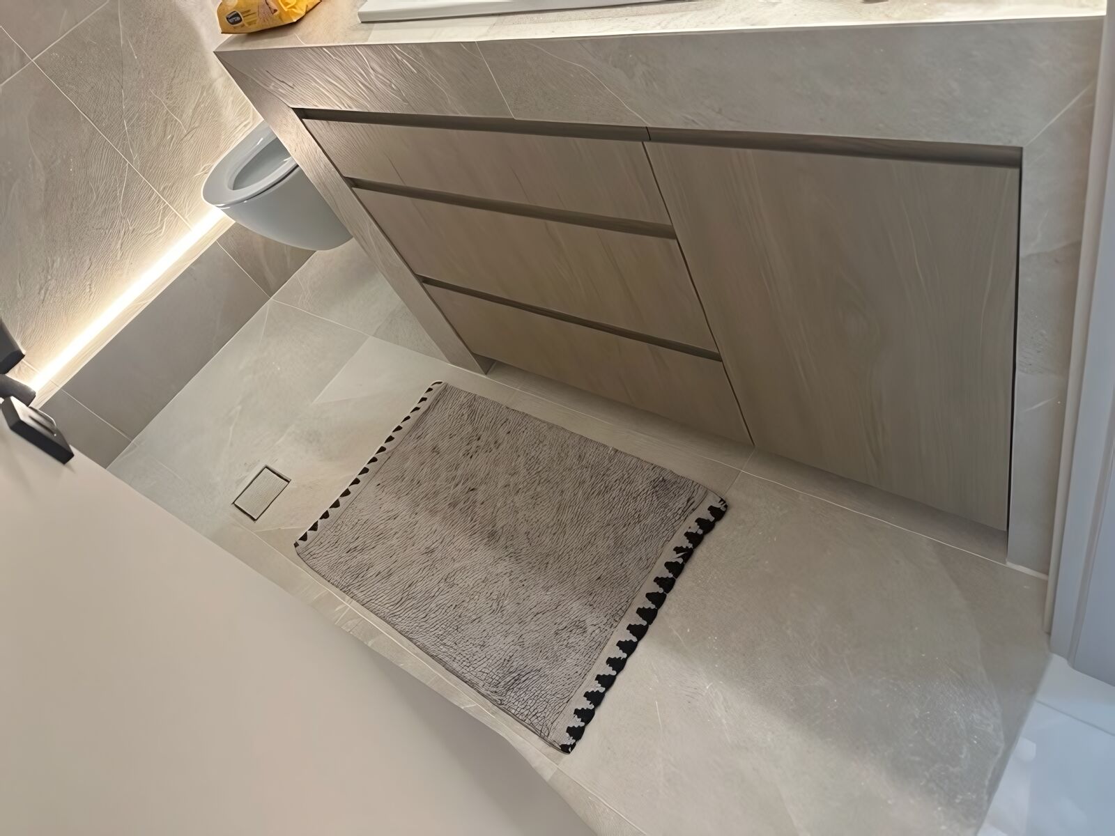 Μοντέρνο Ξύλινο Ντουλάπι Μπάνιου με Συρτάρια ∣ Minimal Custom, Έπιπλα μπάνιου, Ντουλάπι μπάνιου, Ξύλινο ντουλάπι, Συρτάρια, Μινιμαλιστικό, Custom κατασκευή, Αδιάβροχα έπιπλα