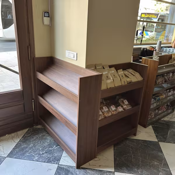 Σκούρα Καφέ Ξύλινα Ράφια για Εμπορική Προβολή ∣ Custom, Ειδικές κατασκευές, Ξύλινα ράφια, Εμπορική προβολή, Σκούρο καφέ, Custom κατασκευή, Έπιπλα καταστημάτων