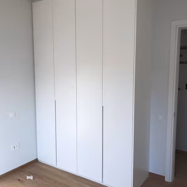 Εντοιχιζόμενη Λευκή Ξύλινη Ντουλάπα ∣ Minimalist Στυλ, Ντουλάπες δωματίων, Εντοιχιζόμενη ντουλάπα, Λευκή ξύλινη ντουλάπα, Minimalist στυλ, Custom ντουλάπα, Ντουλάπες στα μέτρα σας